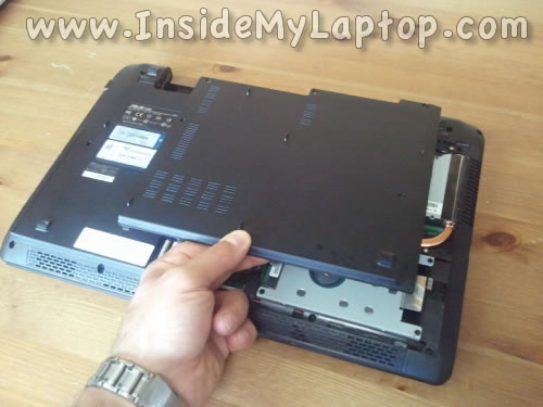 Asus-K52F-laptop-disassembly-04