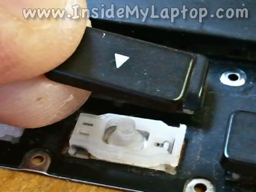 Repair-MacBook-Pro-keyboard-key-10
